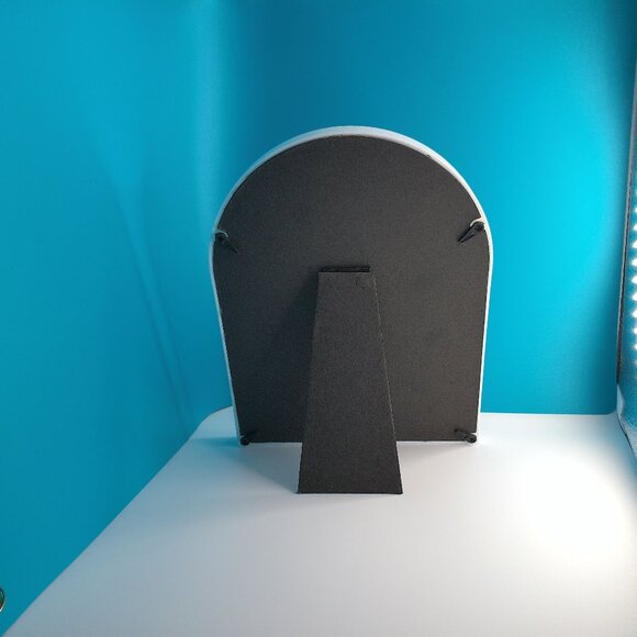 Beautiful Lady in Peacock Dress  5"x7" within a new arch shape white Frame - Picture 7 of 7